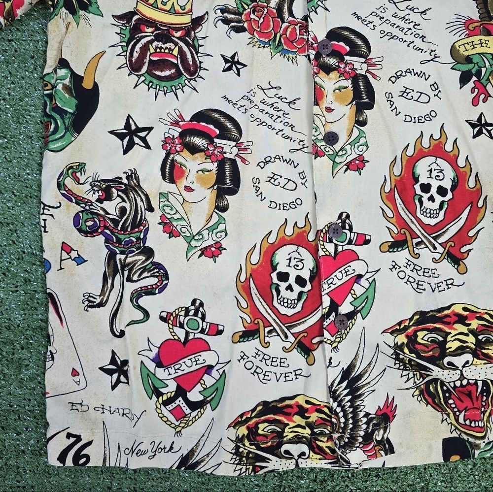Ed Hardy Mens Size Small Y2k All Over Graphic Tattoo Art Beige Button Down Shirt — image 6 of 8